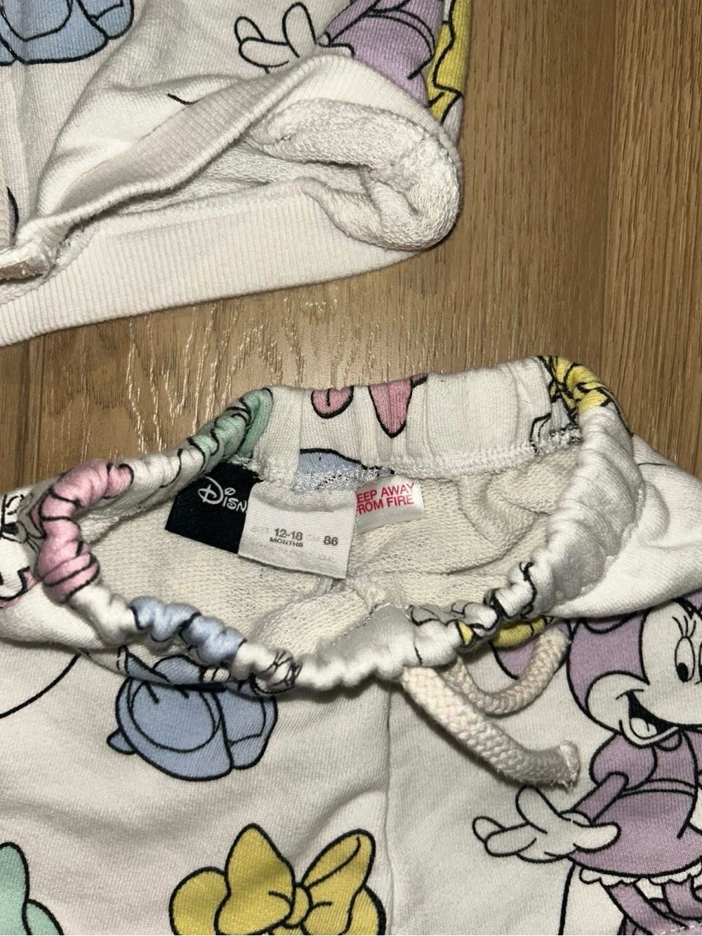 Minnie Mouse Pastel Hoodie & Shorts Set - Picture 2 of 3
